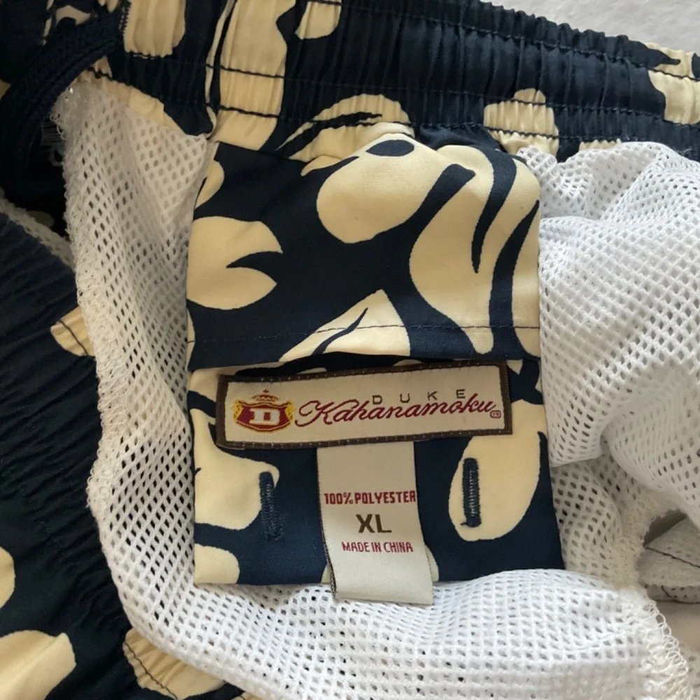 Duke‎ Hawaii Floral Print Tropical Swim Trunks - Navy and Cream - Size XL